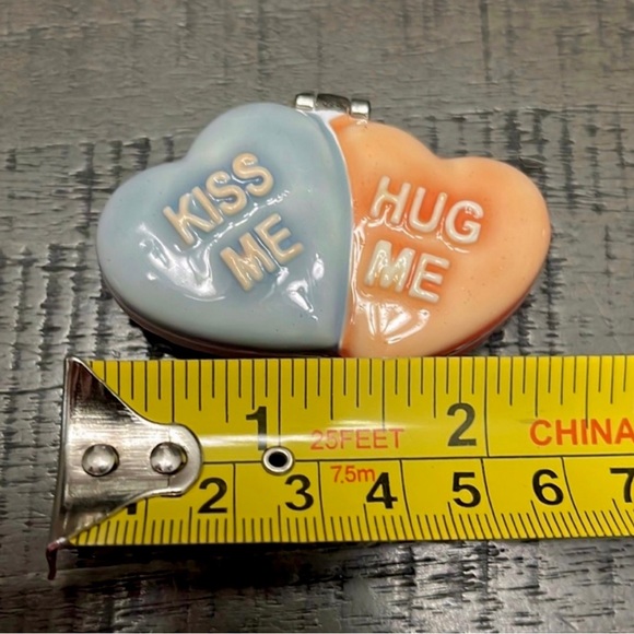 Monet Collectible Ceramic Pink & Blue Heart Candy Valentines Day Trinket Box - Picture 4 of 4